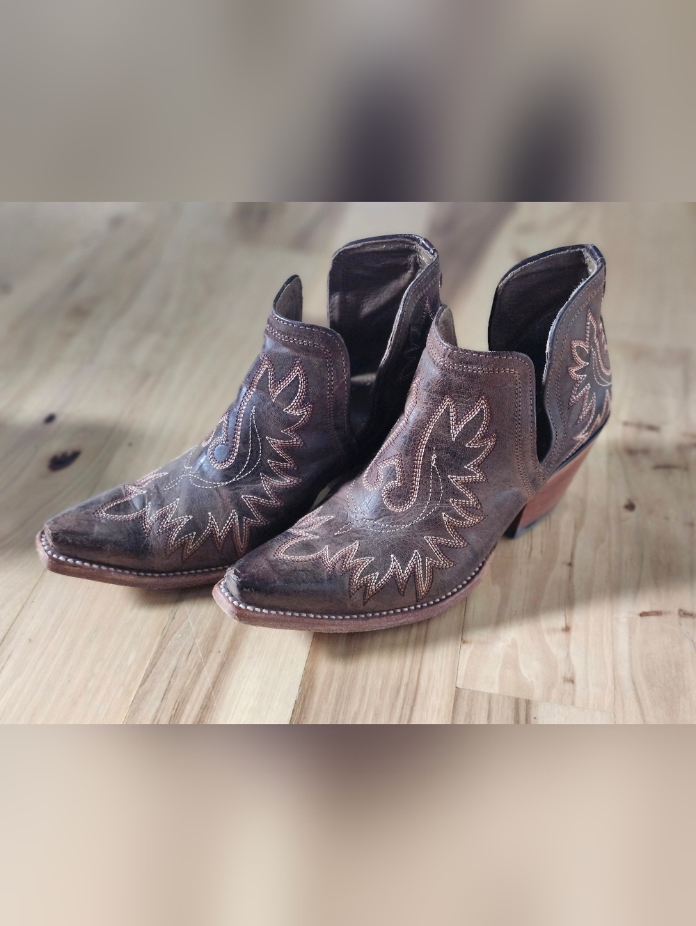 Ariat Dixon Weathered Western Bootie